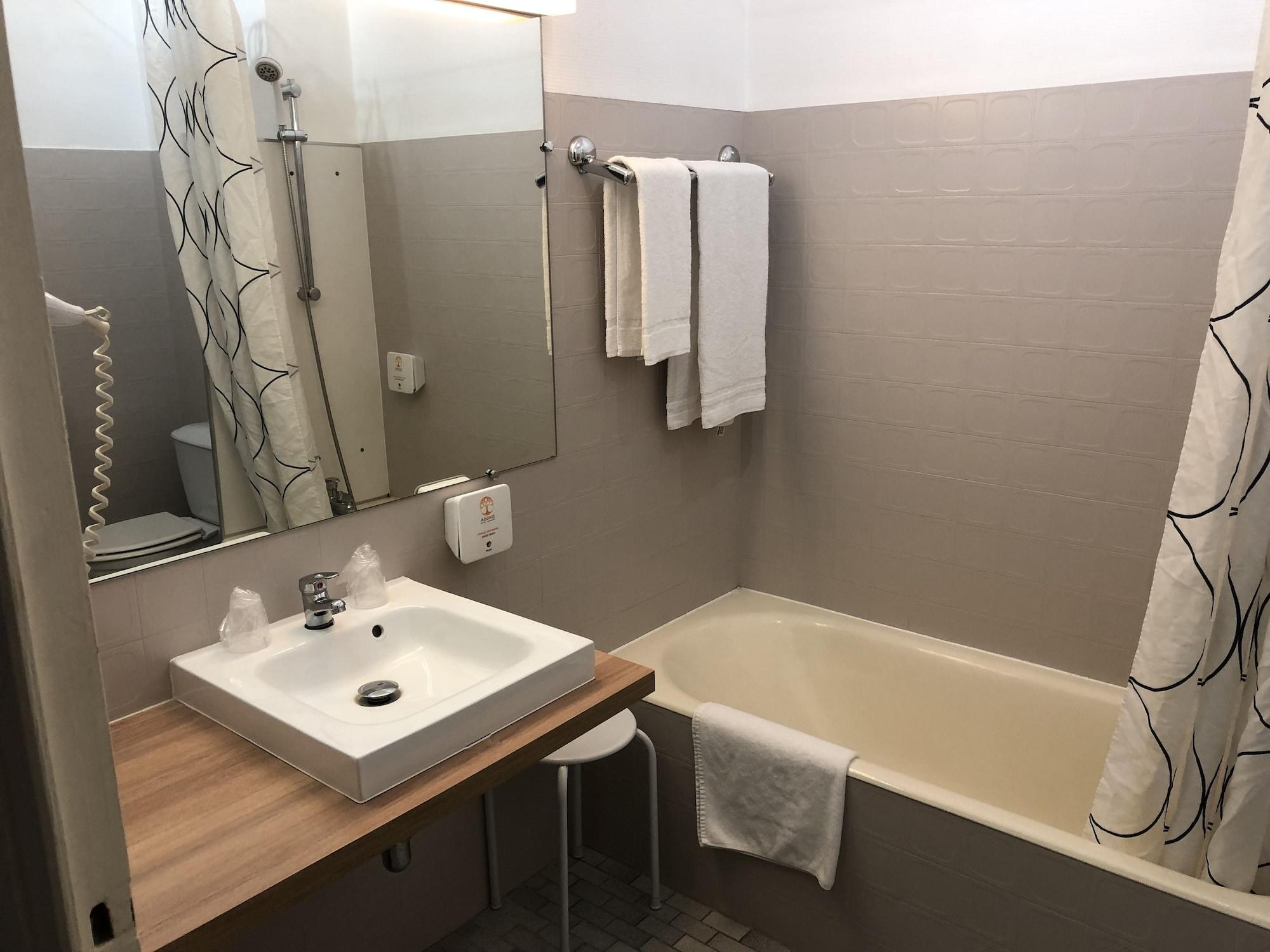 Saint-Priest-en-Jarez Adonis Lyon Est Hotel Artys מראה חיצוני תמונה