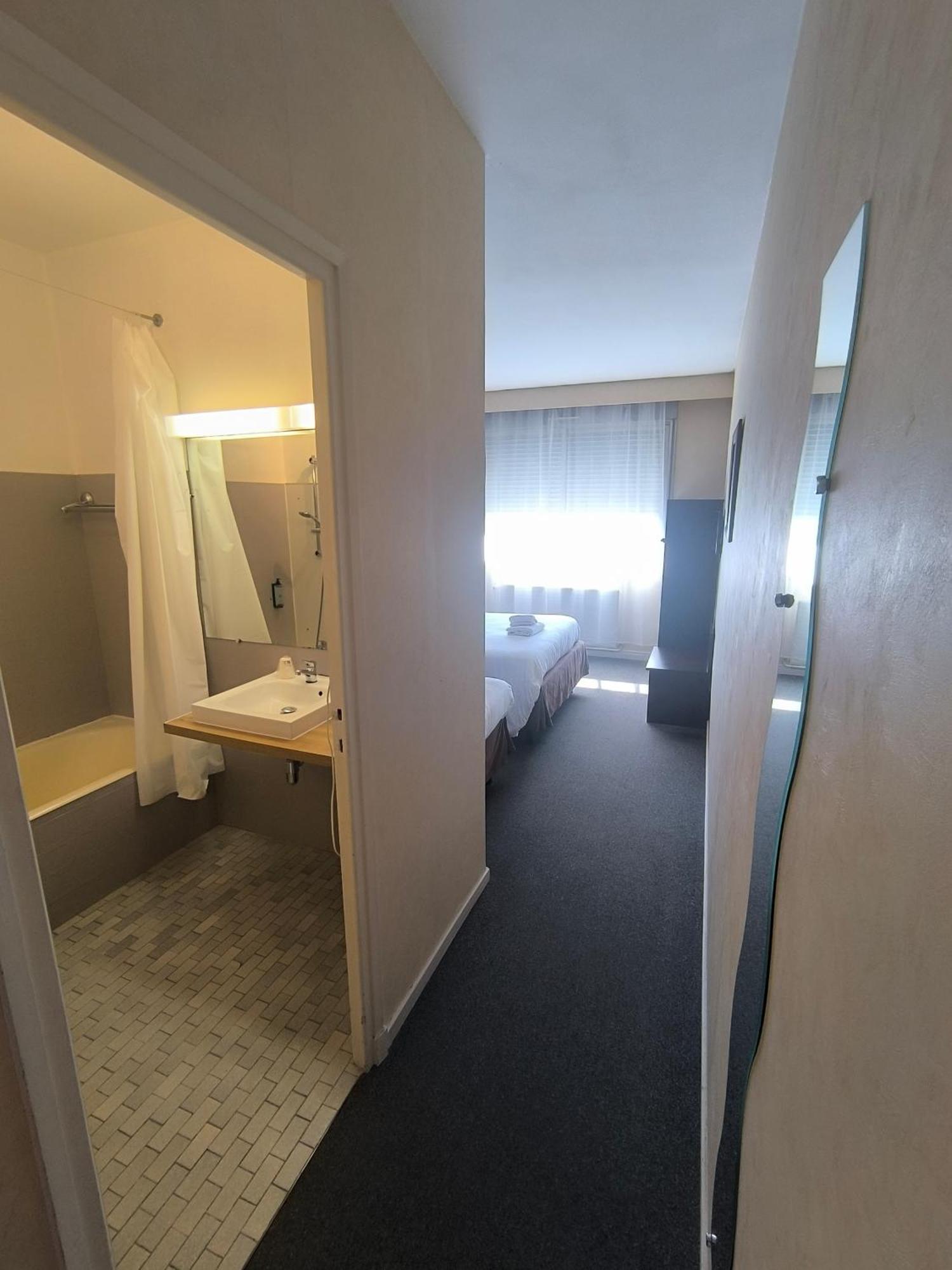 Saint-Priest-en-Jarez Adonis Lyon Est Hotel Artys מראה חיצוני תמונה